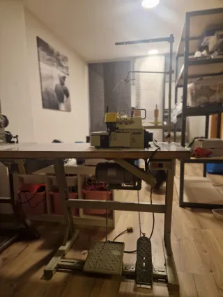 Máquina de coser industrial