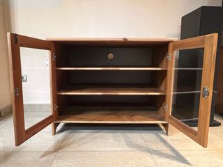 Mueble TV/Hi-Fi pino puertas cristal