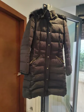 Plumífero Zara Negro Talla M con Capucha