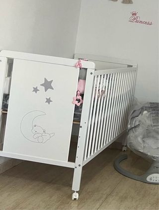 Cuna bebé casi nueva