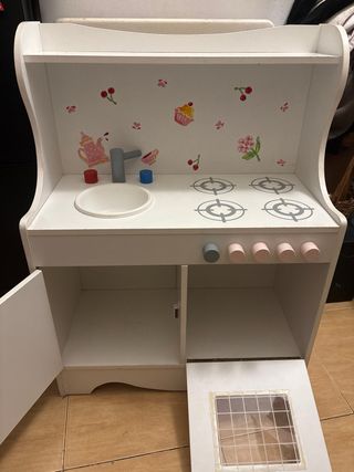 Cocinita de juguete blanca