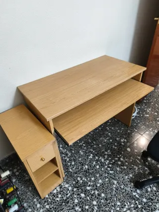 Mesa y Silla de Ordenador
