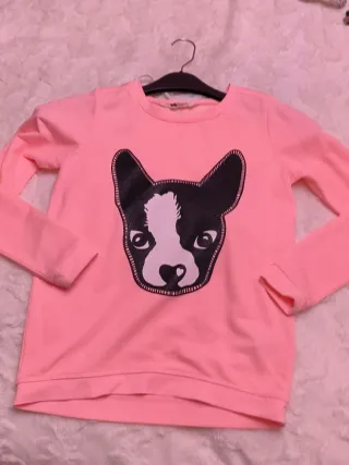 Sudadera rosa con perro