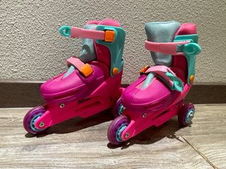 Patines infantiles ajustables rosa y turquesa