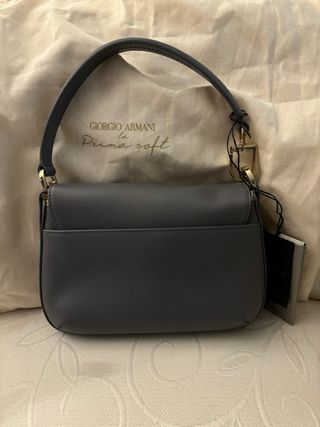 Bolso Giorgio Armani gris con etiqueta