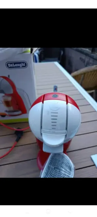 Cafetera Dolce Gusto Delonghi Roja y Blanca