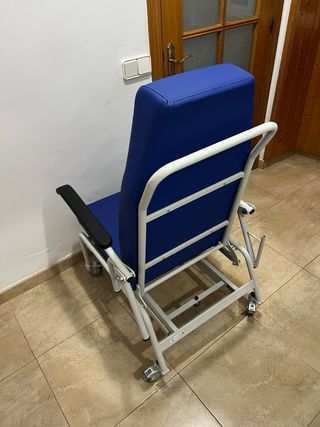 Sillón reclinable con ruedas