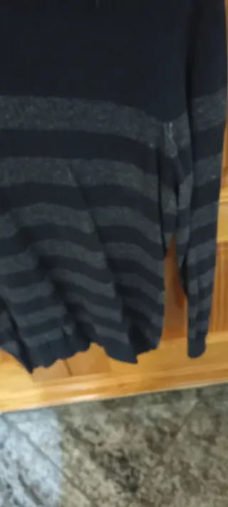 Jersey niño talla 14 rayas capucha