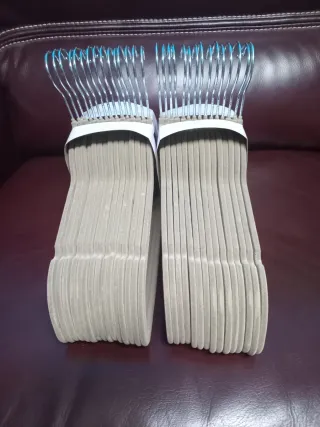 Lote 30 Perchas Terciopelo Amazon Basics