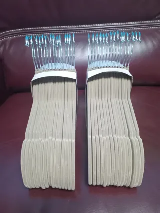 Lote 30 Perchas Terciopelo Amazon Basics