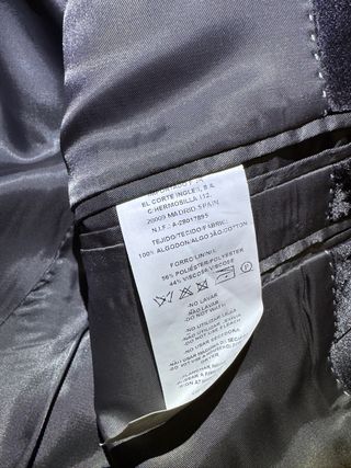 Americana de terciopelo negra