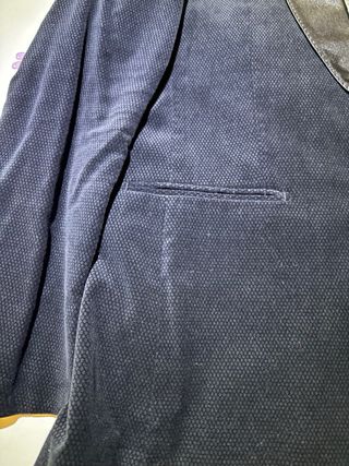 Americana de terciopelo negra