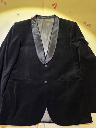 Americana de terciopelo negra