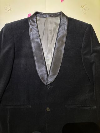 Americana de terciopelo negra