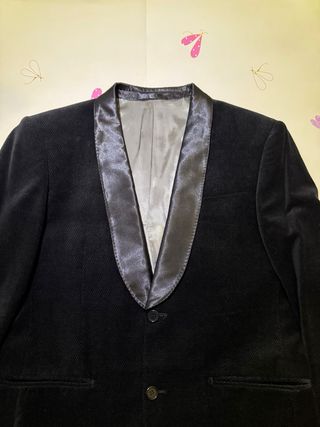 Americana de terciopelo negra