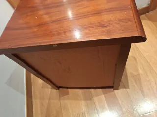 Mesilla de madera maciza