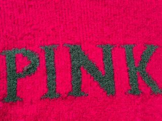 Jersey rosa con letras PINK