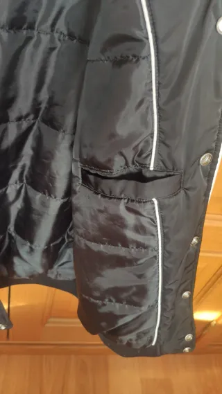 Chaqueta Bershka Negra y Blanca Talla M