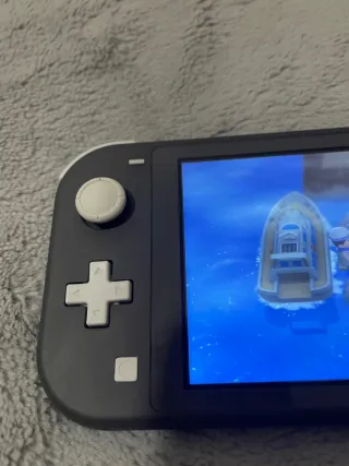 Nintendo Switch Lite Gris + Cargador + Caja