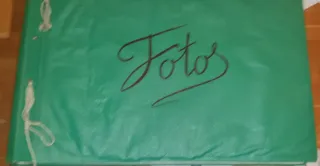 Álbum de fotos antiguo verde