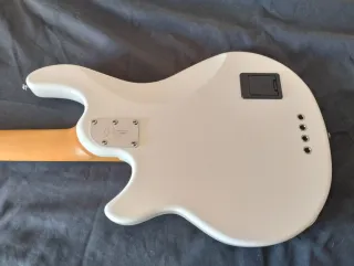 Bajo Marcus Miller Z3