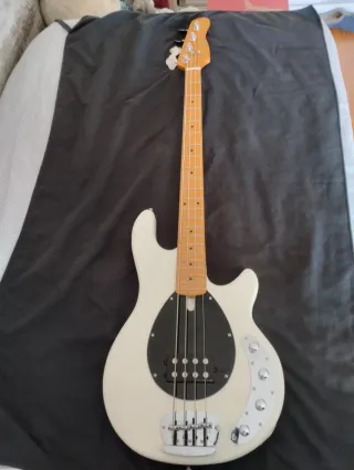 Bajo Marcus Miller Z3