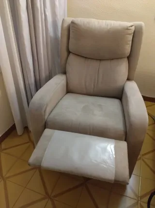 Sillón reclinable beige tela
