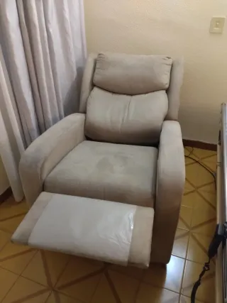 Sillón reclinable beige tela