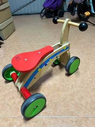 Triciclo de madera para niños