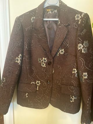 Chaqueta ALECO Moda floral marrón y dorado