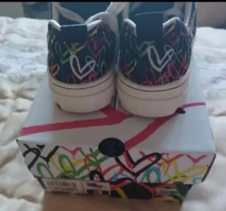 Zapatillas Skechers Corazones Talla 35