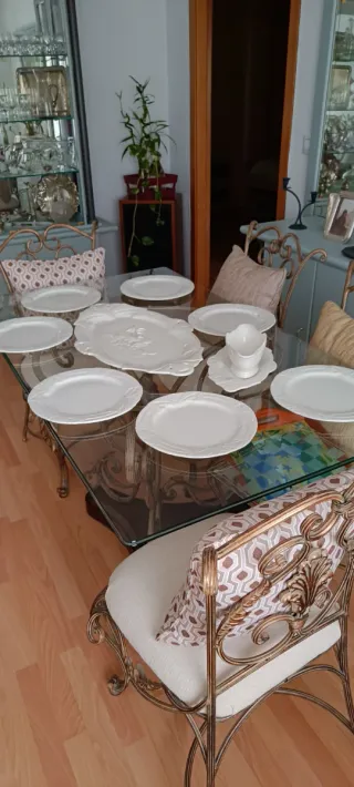 Juego de carne La Cartuja de Sevilla con salsera