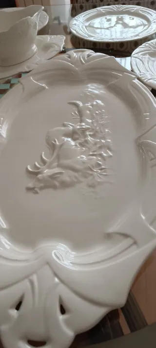 Juego de carne La Cartuja de Sevilla con salsera