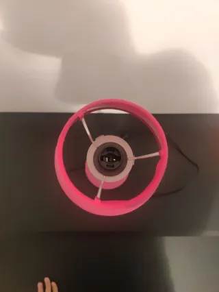 Lamparita de noche rosa con flor