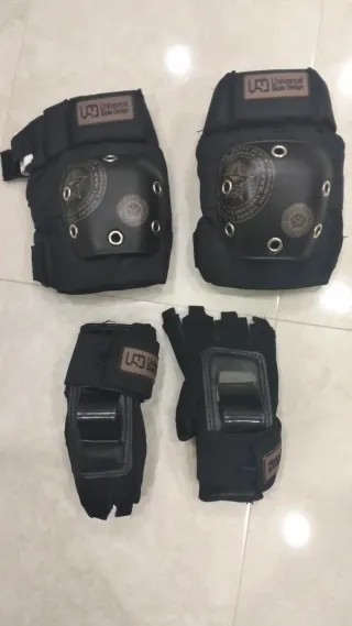 Casco naranja protecciones patín