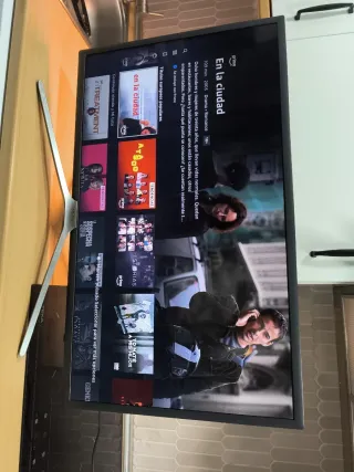 Televisión Samsung Negra y Plateada