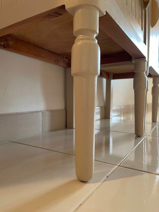 Mesitas de noche de madera estilo modernista