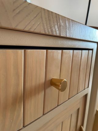 Mesitas de noche de madera estilo modernista