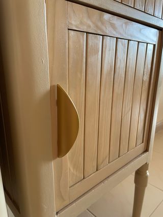 Mesitas de noche de madera estilo modernista