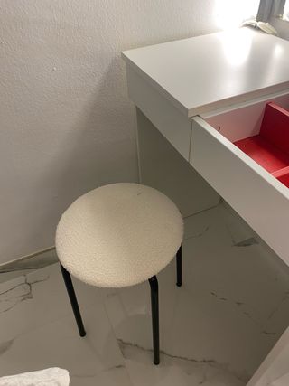 Conjunto de tocador, espejo, luces LED y taburete