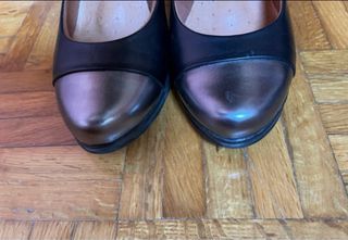 Zapatos tacón punta plateada negros