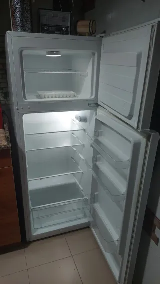 Nevera LED silenciosa