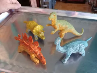 4 figuras dinosaurio goma 1992