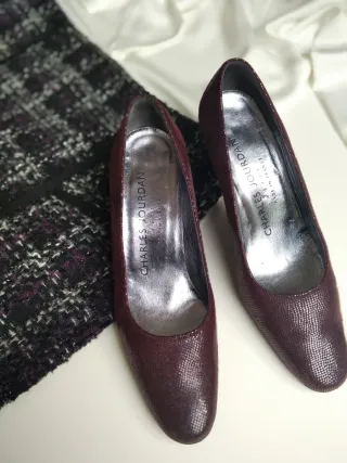 Zapatos de salón Charles Jourdan piel burdeos