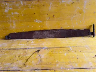 Sierra de podar antigua