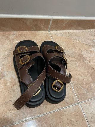 Sandalias Zara Marrón Hebillas Doradas Talla 39