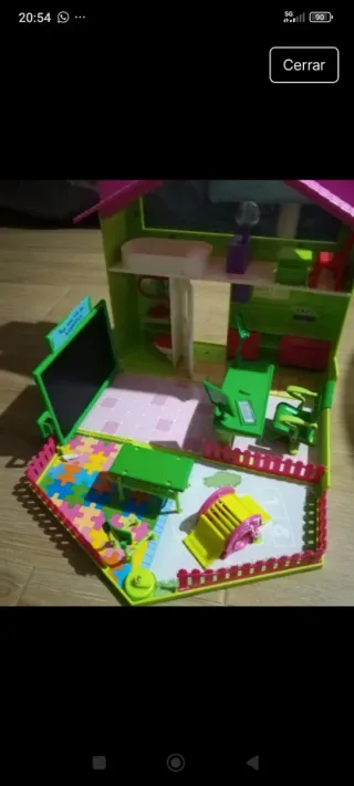 Casita de muñecas con accesorios