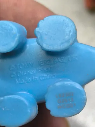 Mini figuras dinosaurios y personajes