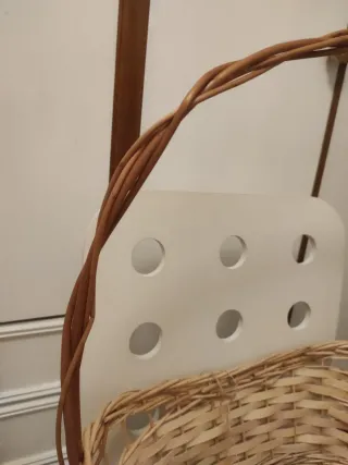 Cesta de mimbre con asa