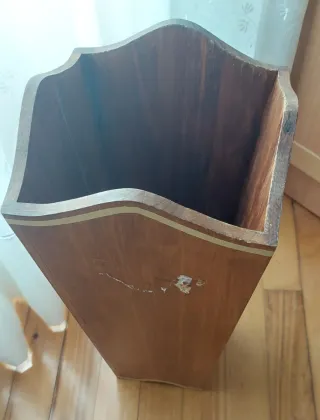 Paragüero de madera pintado a mano
